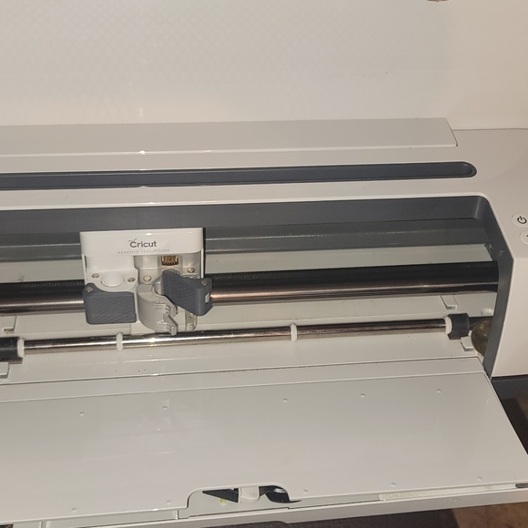Cricut Maker Smart Cutting ‼️Machine Only‼️ - Cham - Picture 1 of 6